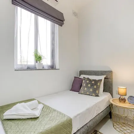 Апартаменты Fully Equipped Home, With Balcony In St Julians By 360 Estates *