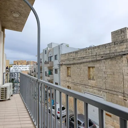Апартаменты Fully Equipped Home, With Balcony In St Julians By 360 Estates Сент Джулианс